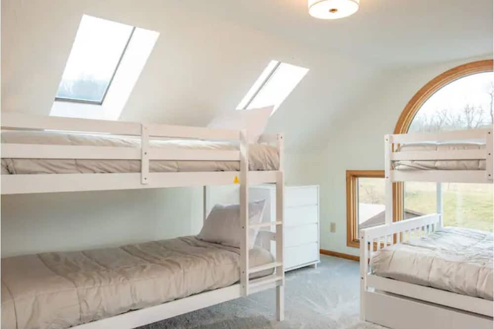 Photo of Bedroom in Mount Aetna