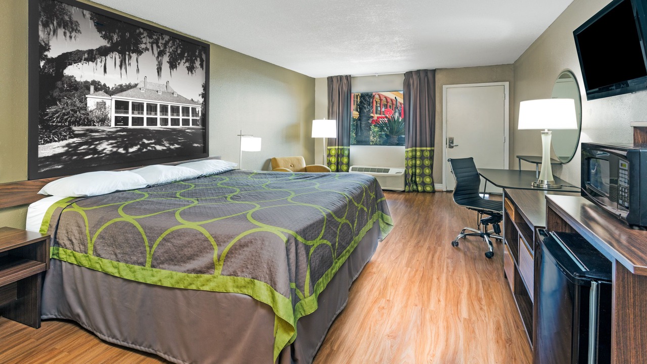 Photo of Bedroom in Opelousas
