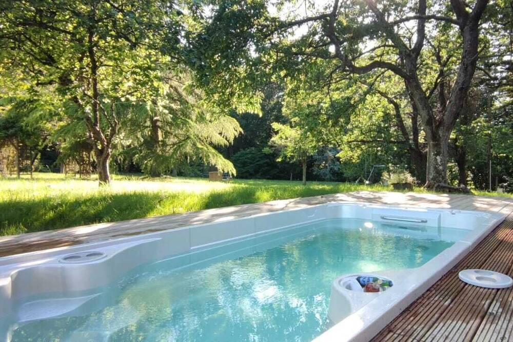 Photo of Outdoor in Saint-Christophe-sur-Conde