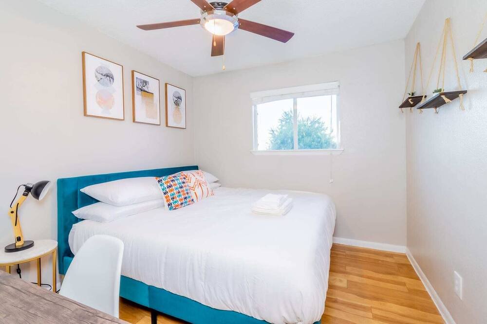 Photo of Bedroom in Pleasant Valley