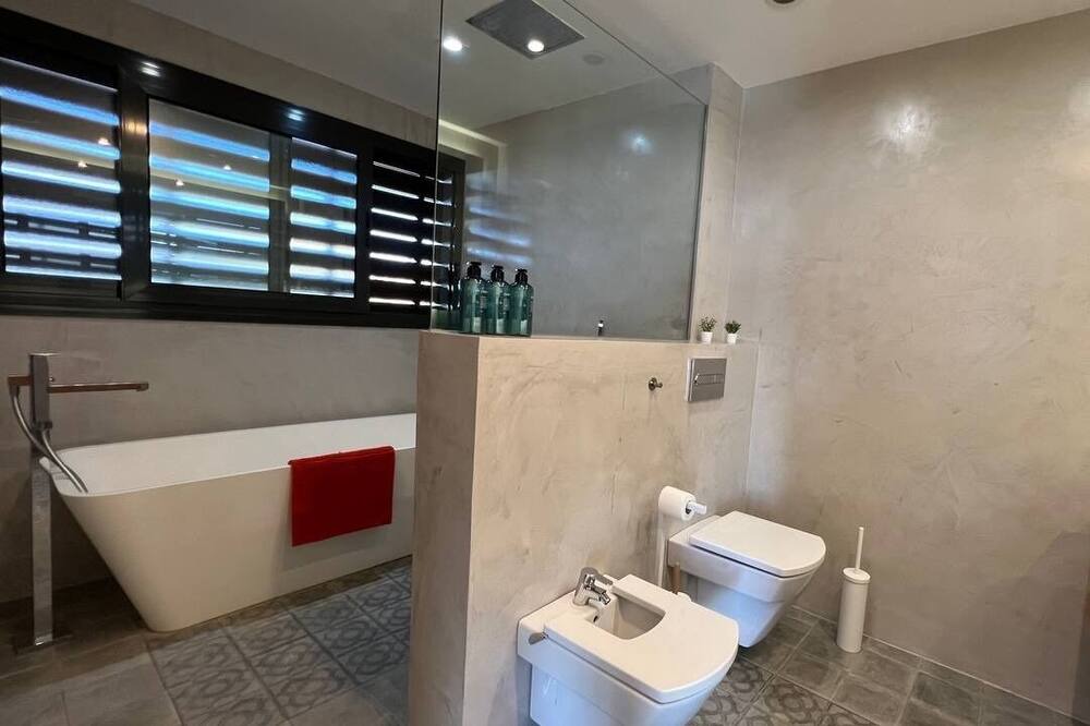 Photo of Bathroom in Montgat