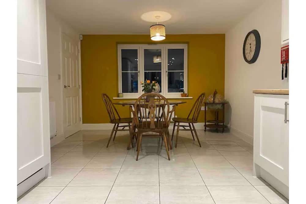 Photo of Others in Calne