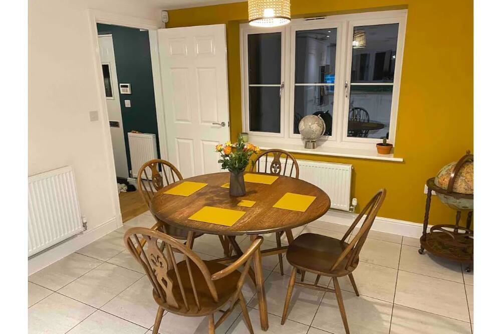 Photo of Others in Calne