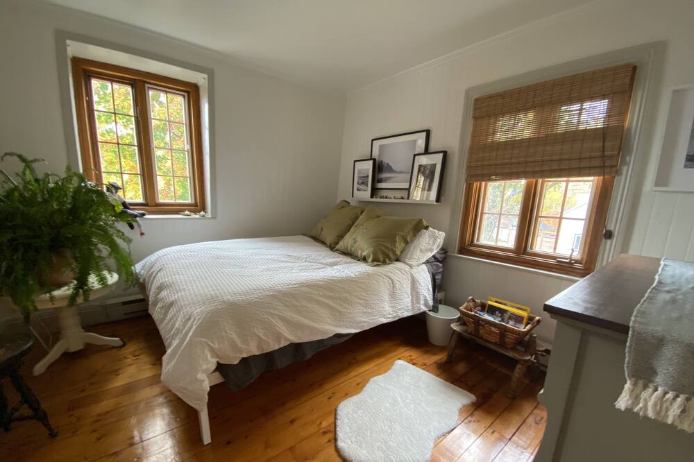 Photo of Bedroom in Saint-Laurent-de-l'ile d'Orleans