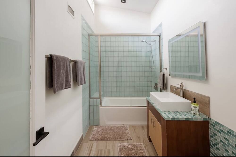 Photo of Bathroom in Melrose