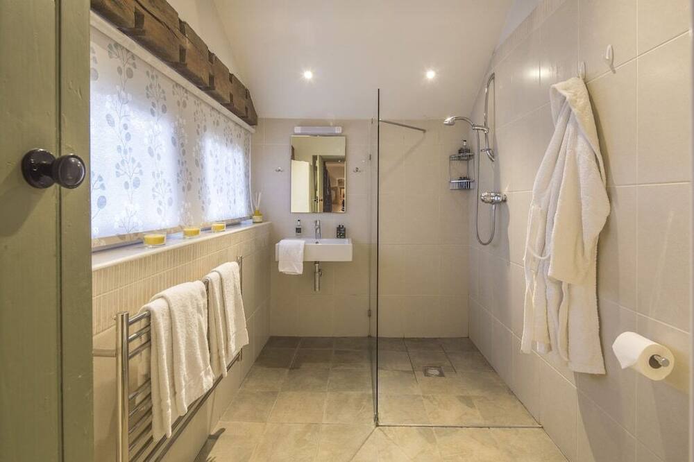 Photo of Bathroom in Tetbury