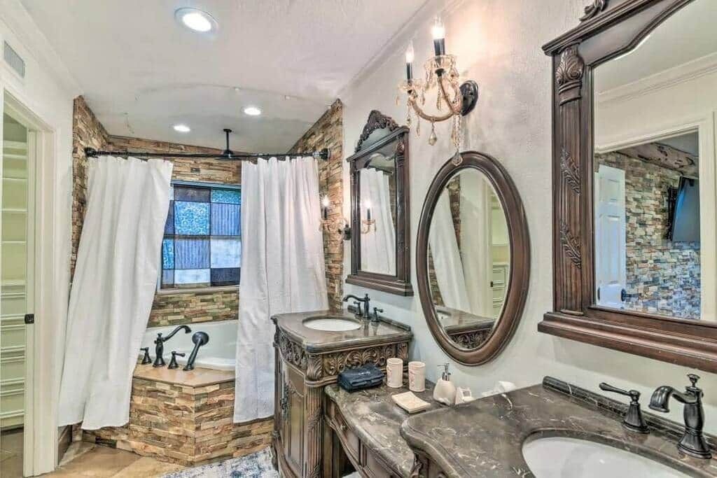 Photo of Bathroom in Spanish Grant