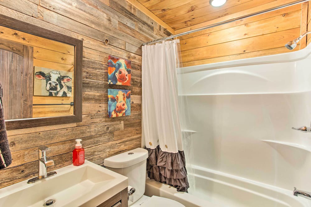 Photo of Bathroom in Gordonville