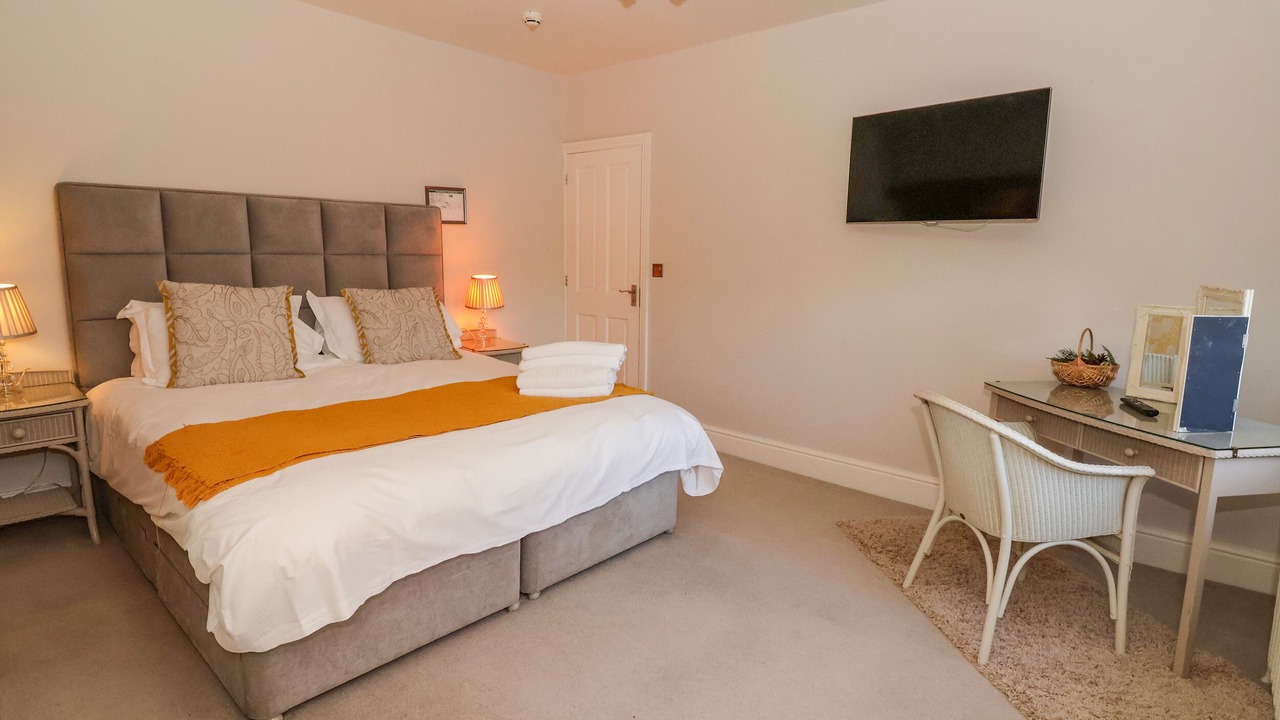 Photo of Others in Ryther