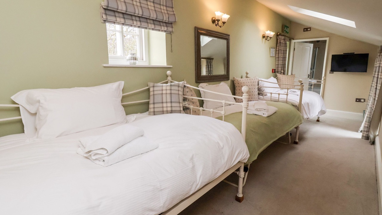 Photo of Others in Ryther