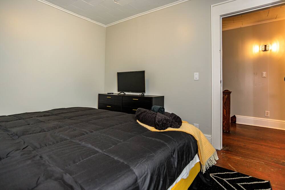 Photo of Bedroom in Southside