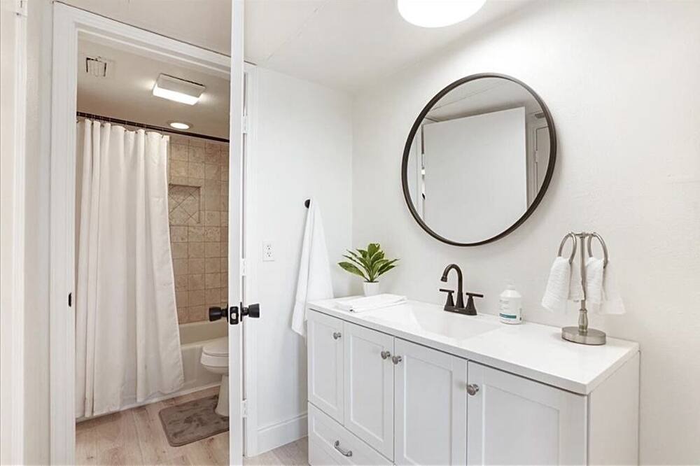 Photo of Bathroom in Rough Hollow