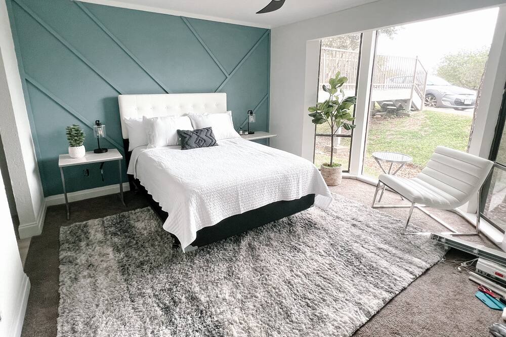 Photo of Bedroom in Rough Hollow
