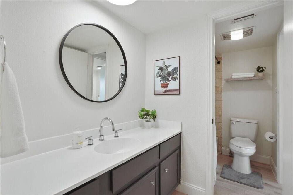 Photo of Bathroom in Rough Hollow