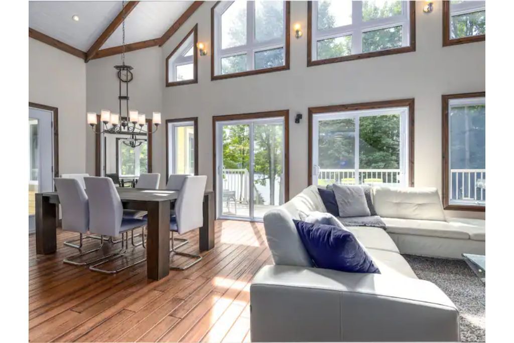 Photo of Livingroom in Amherst