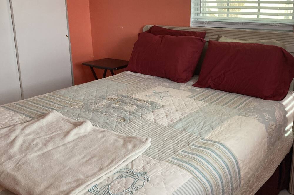 Photo of Bedroom in Hudson Beach Estates