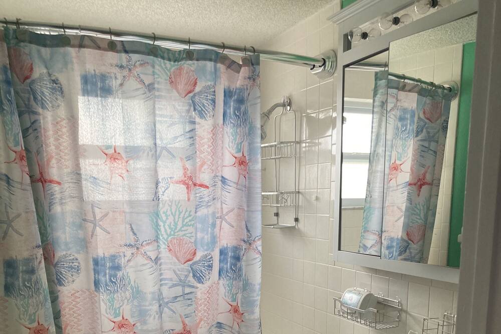 Photo of Bathroom in Hudson Beach Estates
