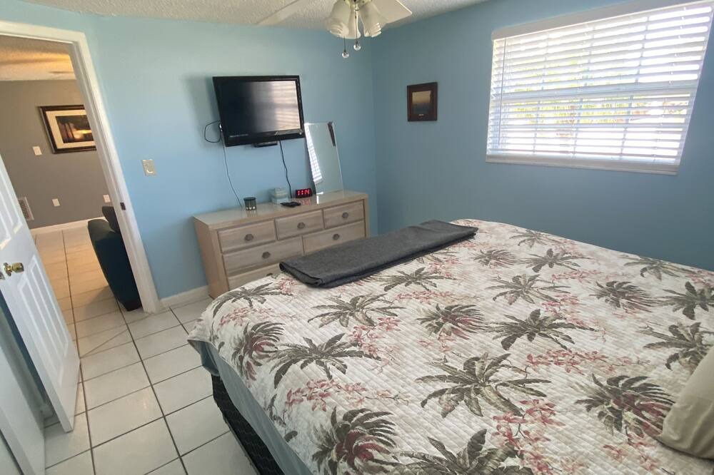 Photo of Bedroom in Hudson Beach Estates