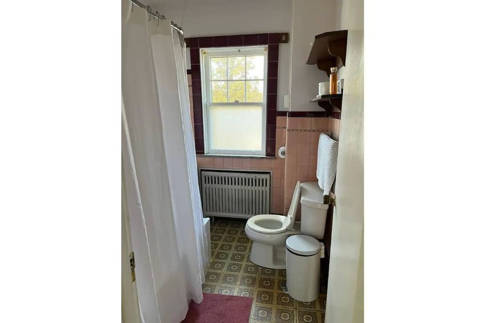 Photo of Bathroom in Reading