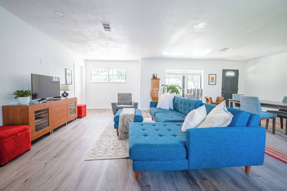 Photo of Livingroom in Westbury