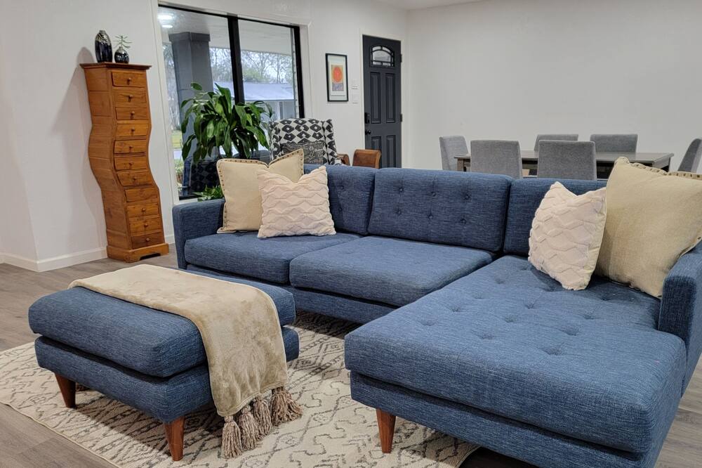 Photo of Livingroom in Westbury