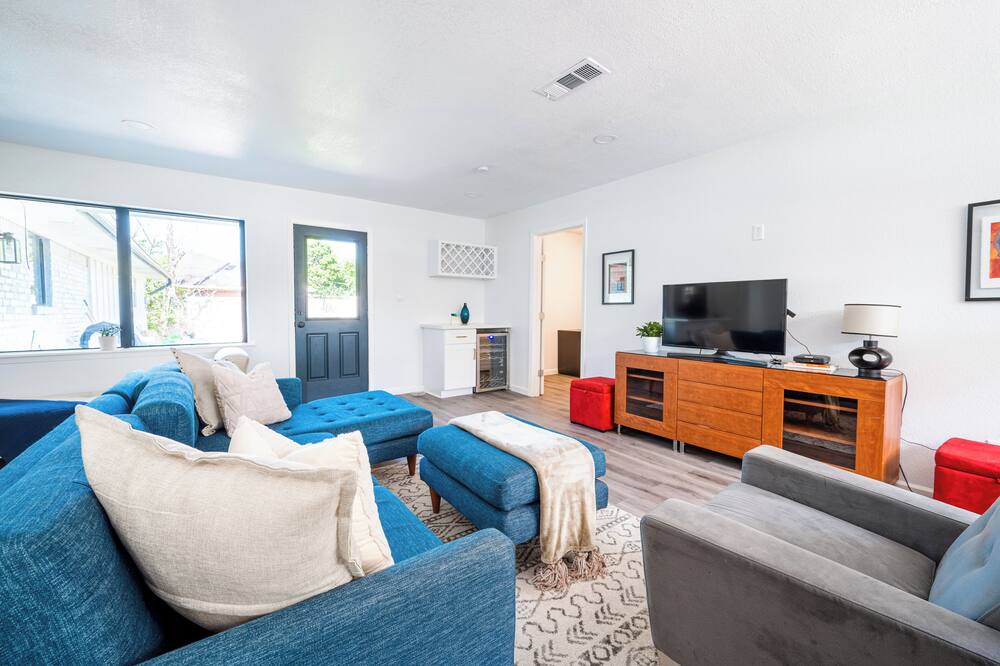 Photo of Livingroom in Westbury