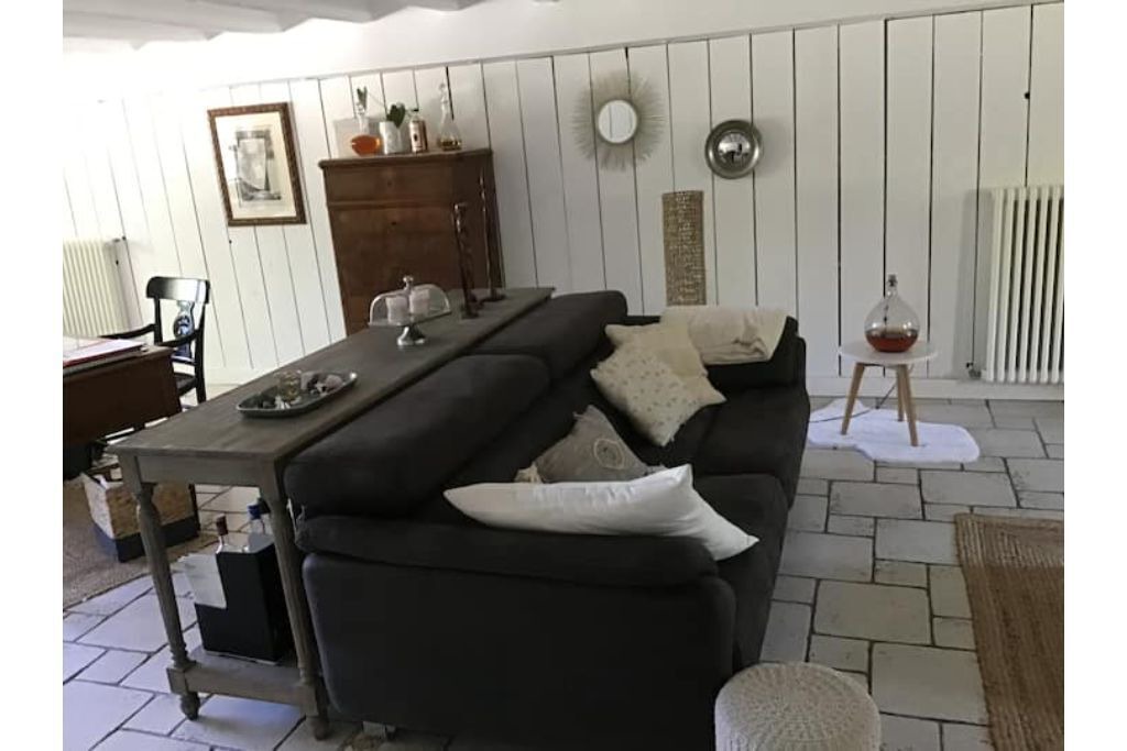 Photo of Livingroom in Saint-Laurent-d'Arce