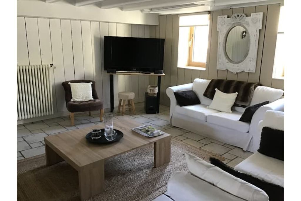 Photo of Livingroom in Saint-Laurent-d'Arce