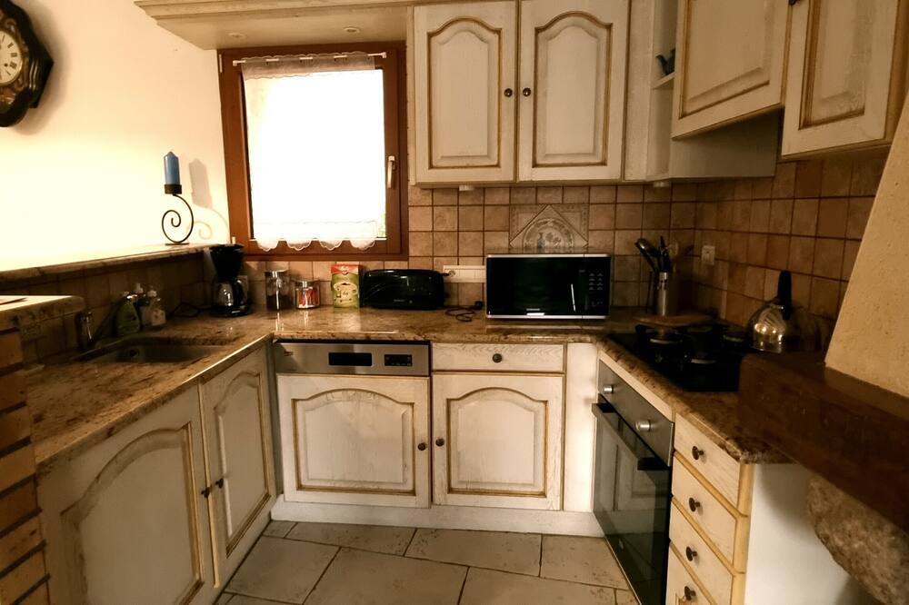 Photo of Kitchen in Saint-Coulomb