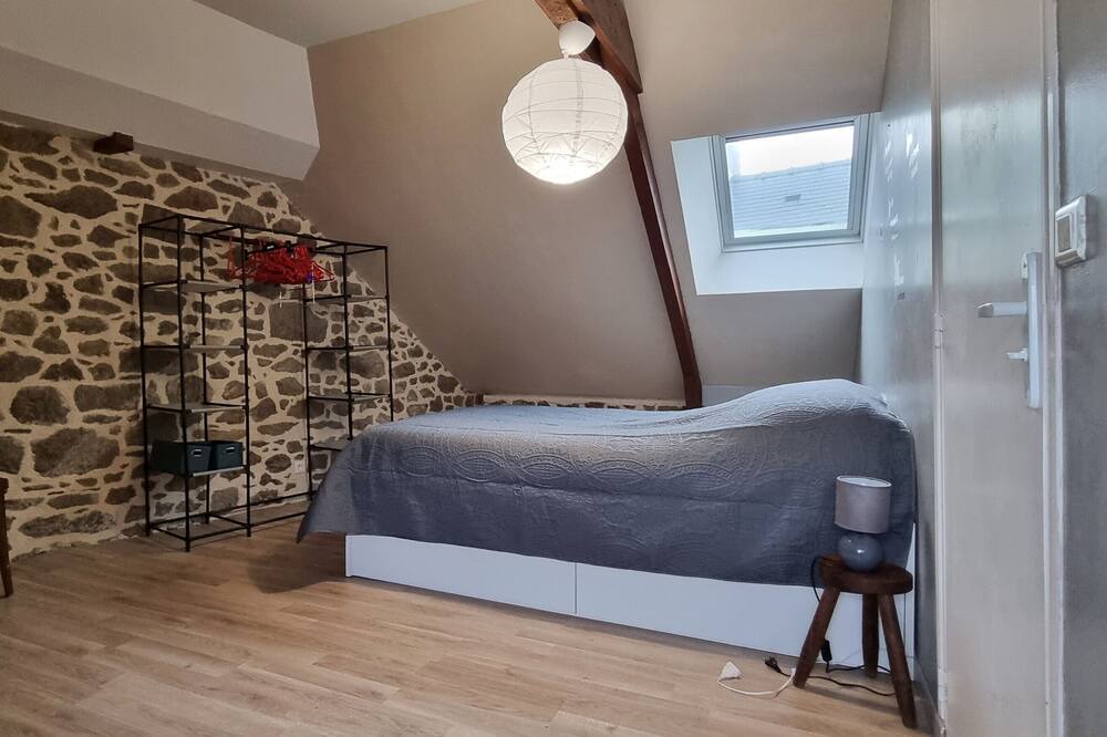 Photo of Bedroom in Saint-Coulomb
