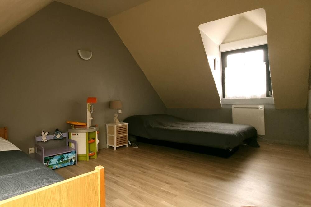 Photo of Bedroom in Saint-Coulomb