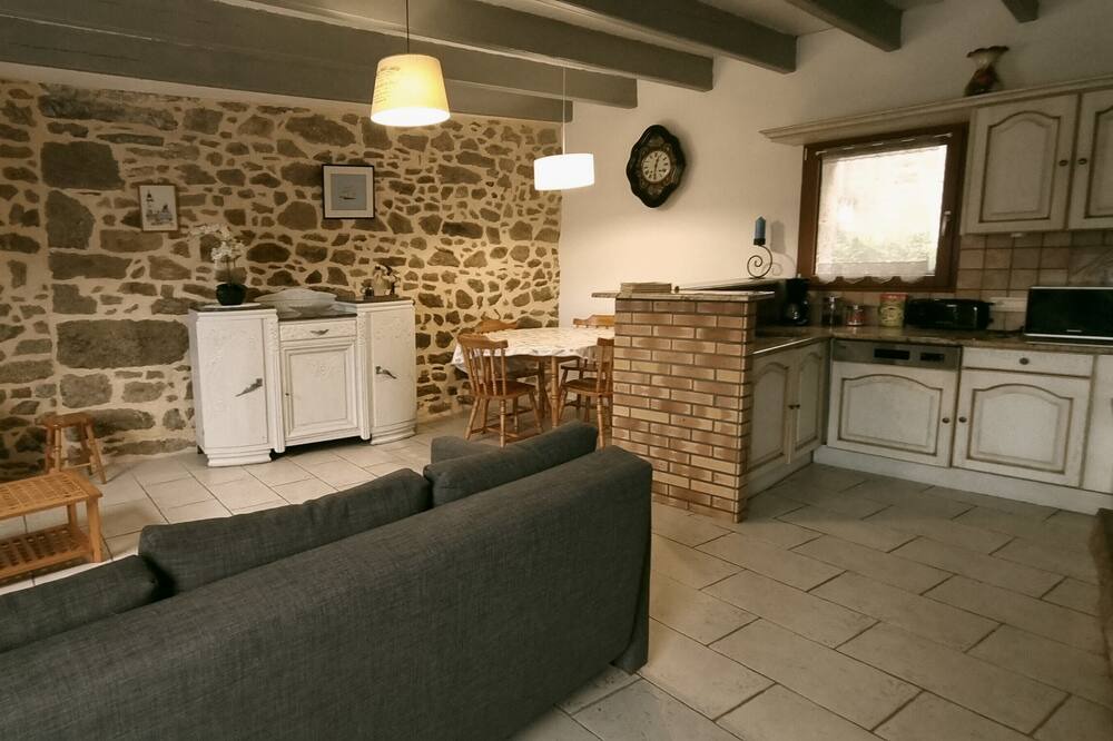 Photo of Kitchen in Saint-Coulomb