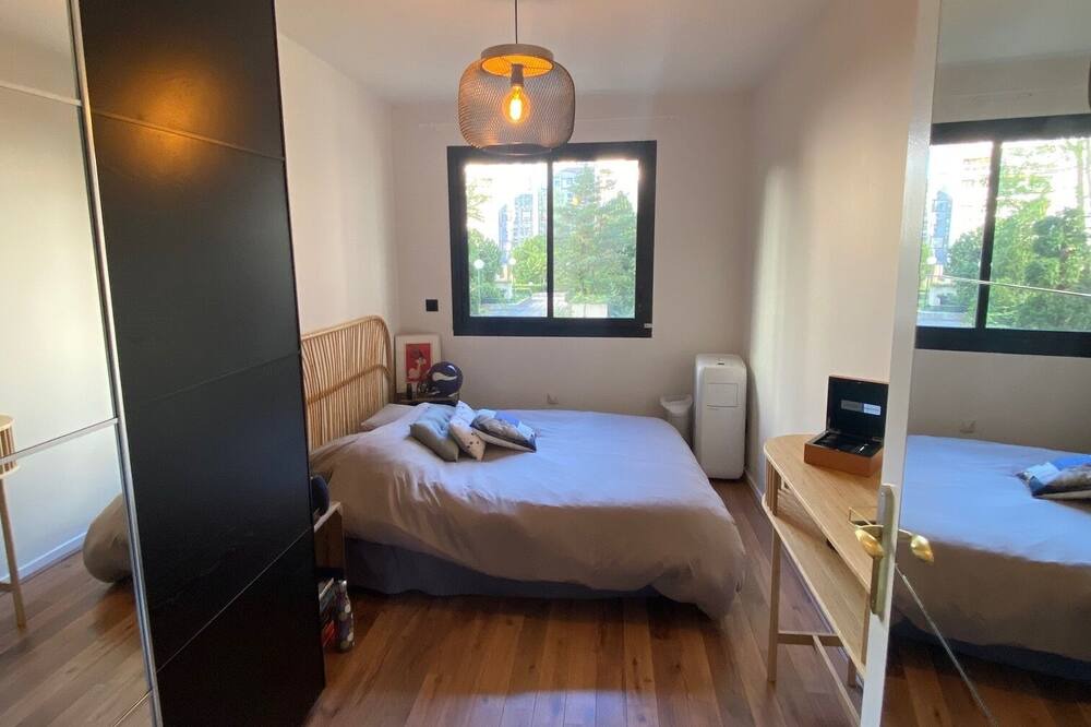 Photo of Bedroom in Puvis De Chavannes - Le Lycee