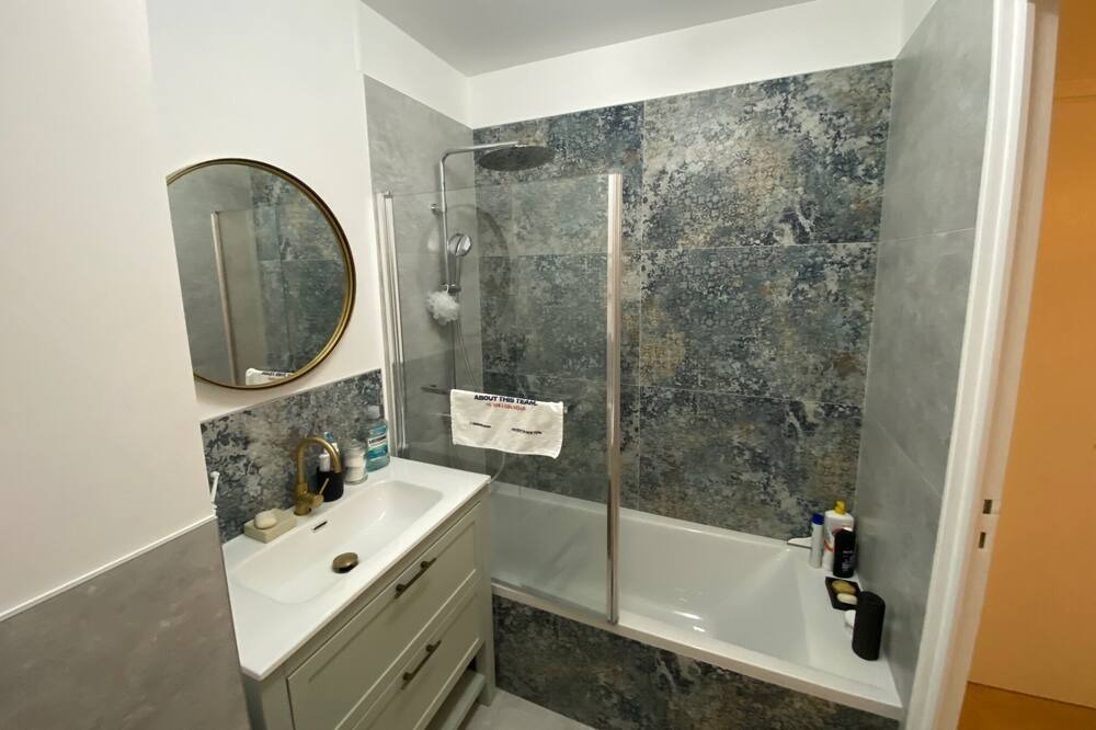 Photo of Bathroom in Puvis De Chavannes - Le Lycee