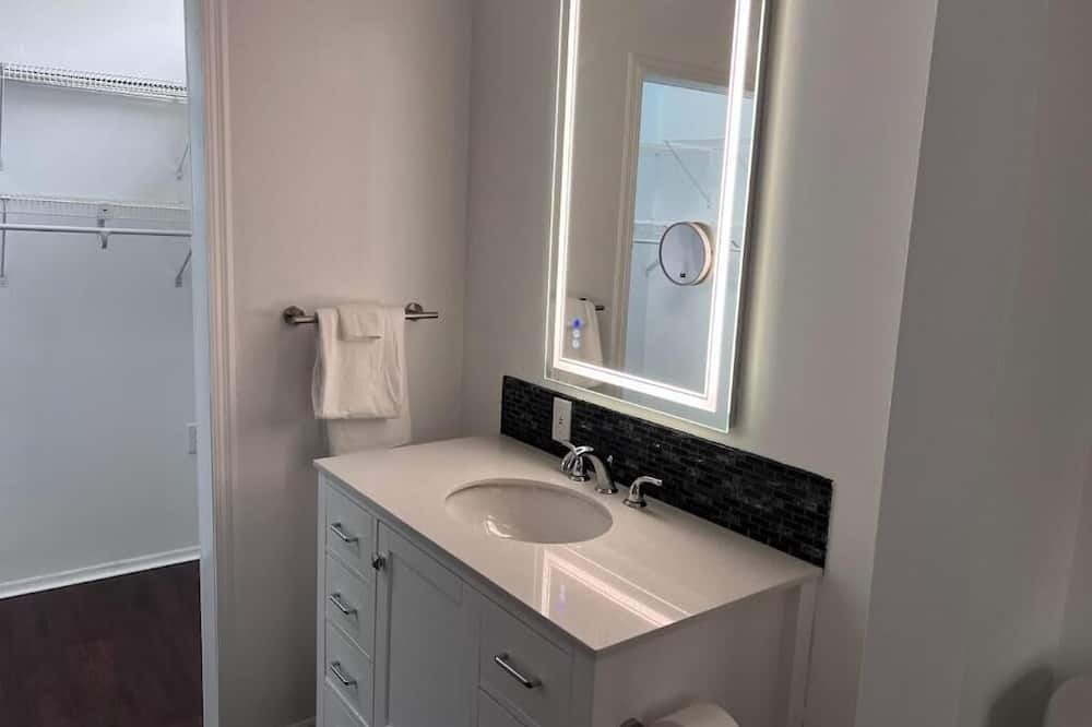 Photo of Bathroom in Holly Heights