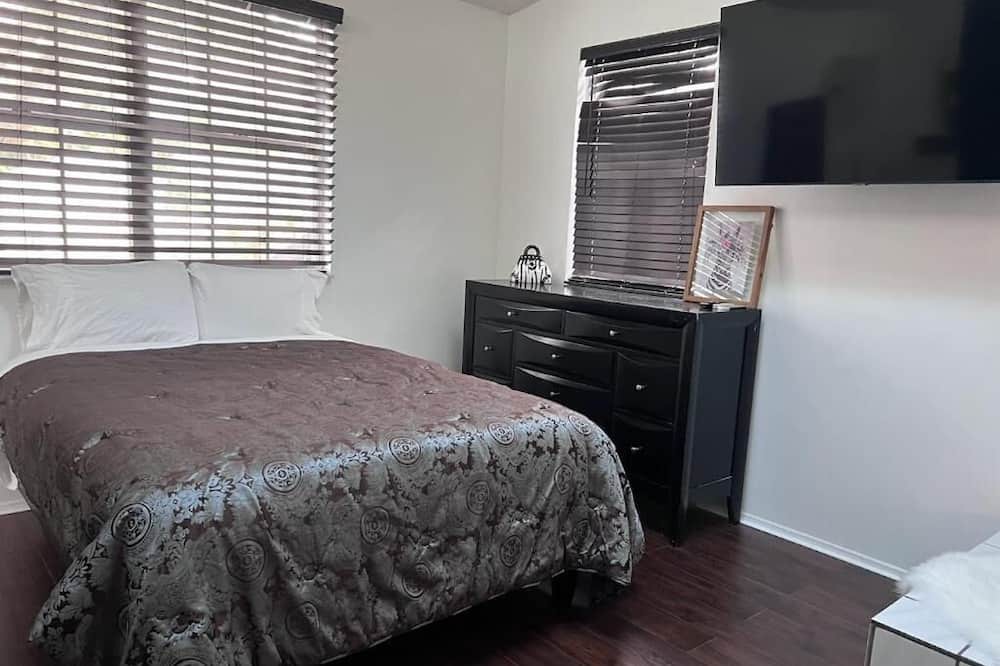 Photo of Bedroom in Holly Heights