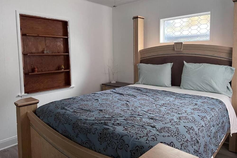 Photo of Bedroom in Holly Heights