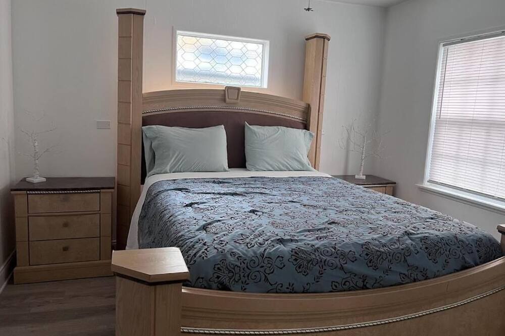 Photo of Bedroom in Holly Heights