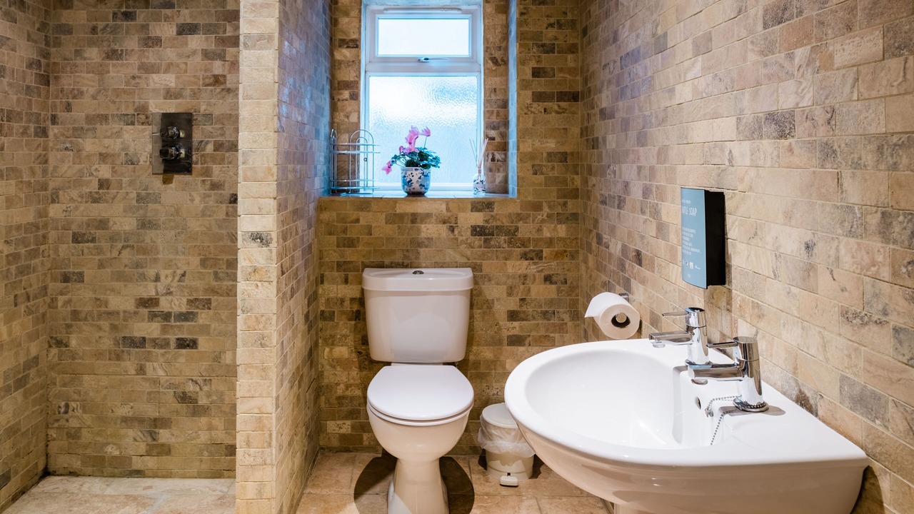 Photo of Bathroom in Swalecliffe