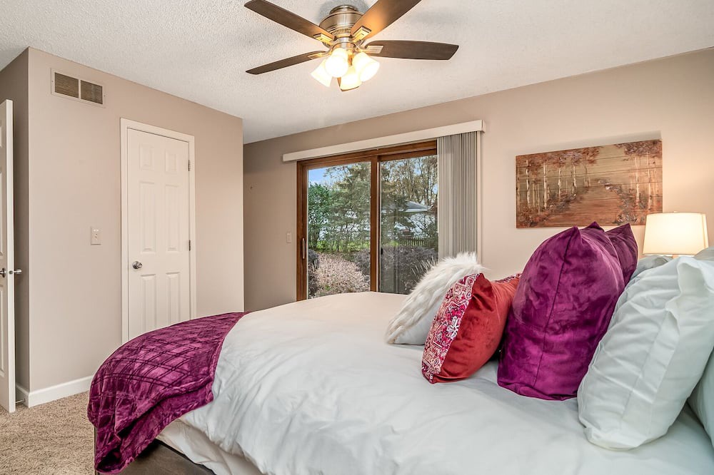 Photo of Bedroom in Elgin