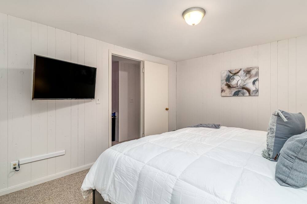 Photo of Bedroom in Elgin