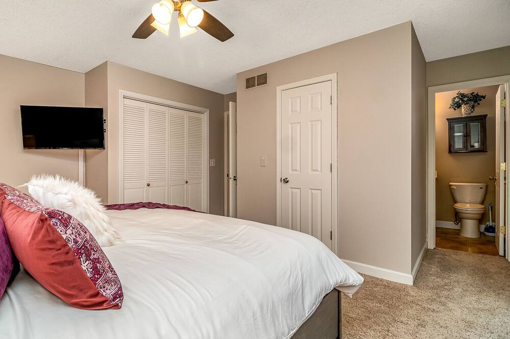 Photo of Bedroom in Elgin