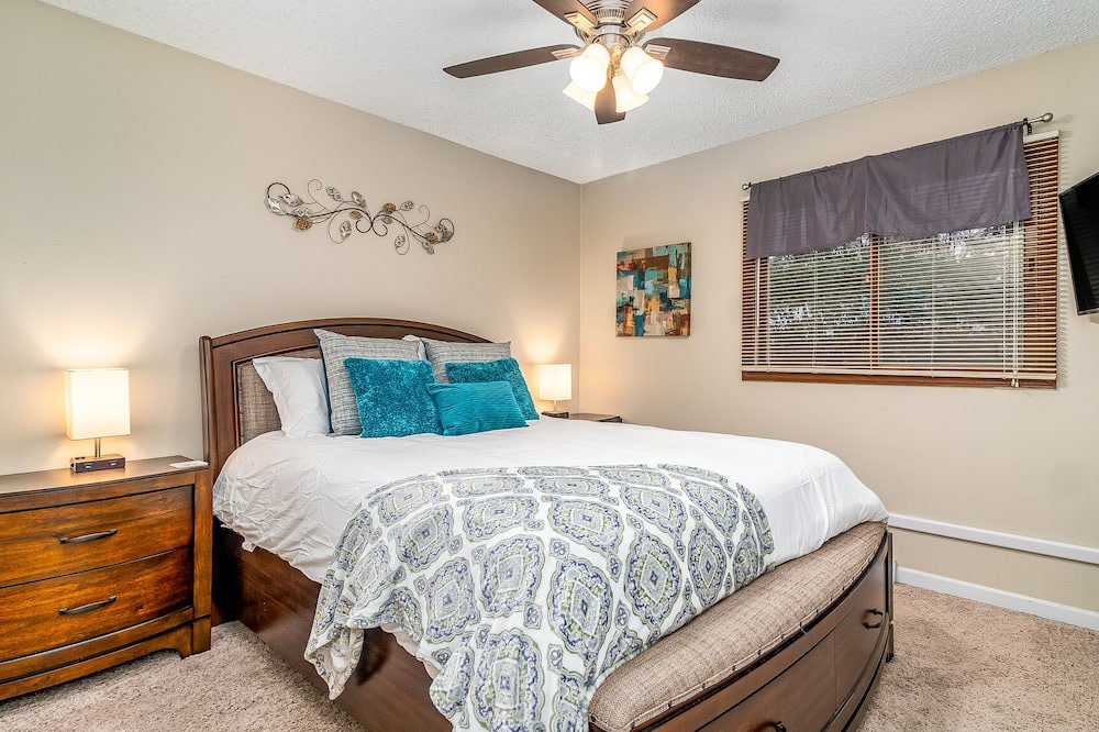 Photo of Bedroom in Elgin