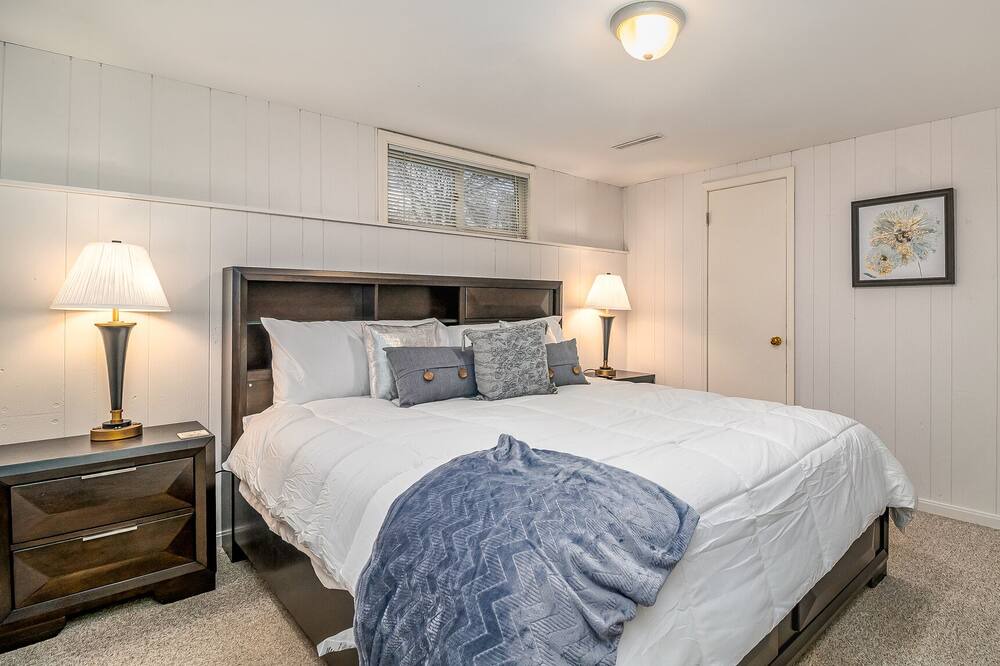 Photo of Bedroom in Elgin