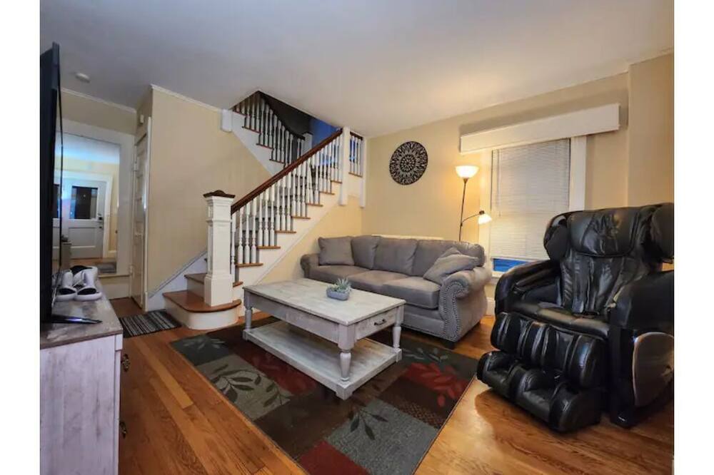 Photo of Livingroom in Eastside