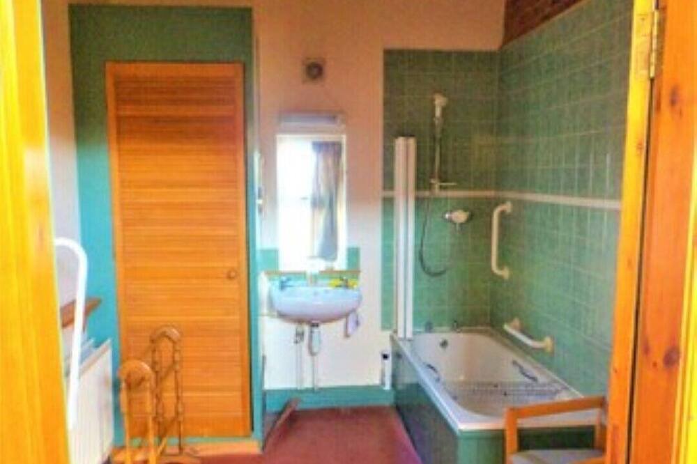 Photo of Bathroom in Scawton