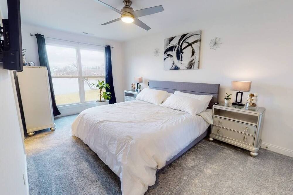 Photo of Bedroom in Lake Dalecarlia