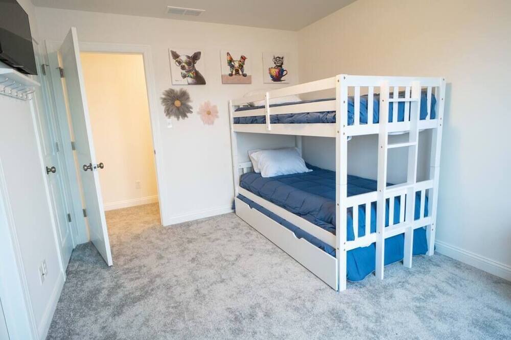 Photo of Bedroom in Lake Dalecarlia