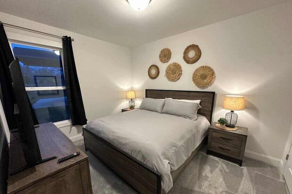 Photo of Bedroom in Lake Dalecarlia