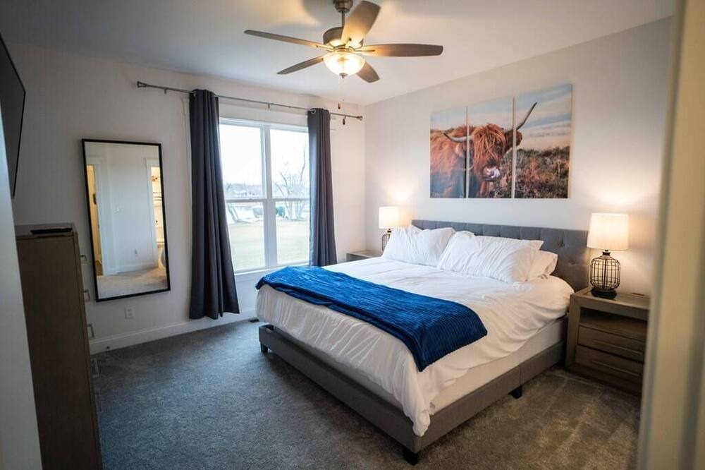 Photo of Bedroom in Lake Dalecarlia